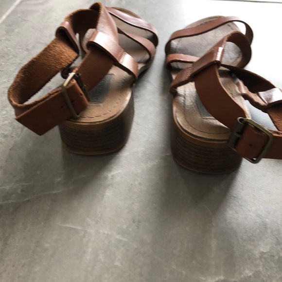Steve Madden brown strap sandals with small heel - Picture 3 of 4
